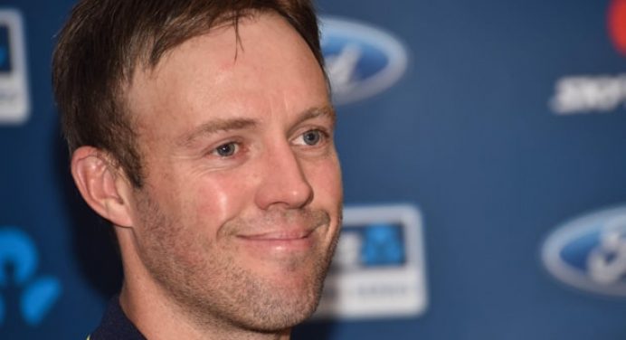 AB de Villiers lauds Virat Kohli, says he did get a couple of hints regarding his retirement