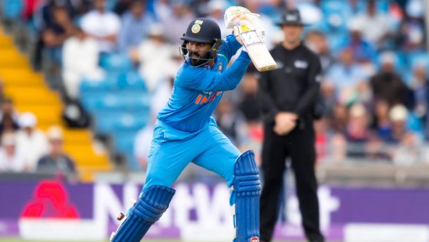 It is a hard one to swallow for Wriddhiman Saha - Dinesh Karthik after wicket-keeper’s axing